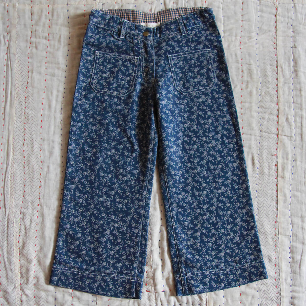 Pants in Blue Denim Flowers by Bonjour