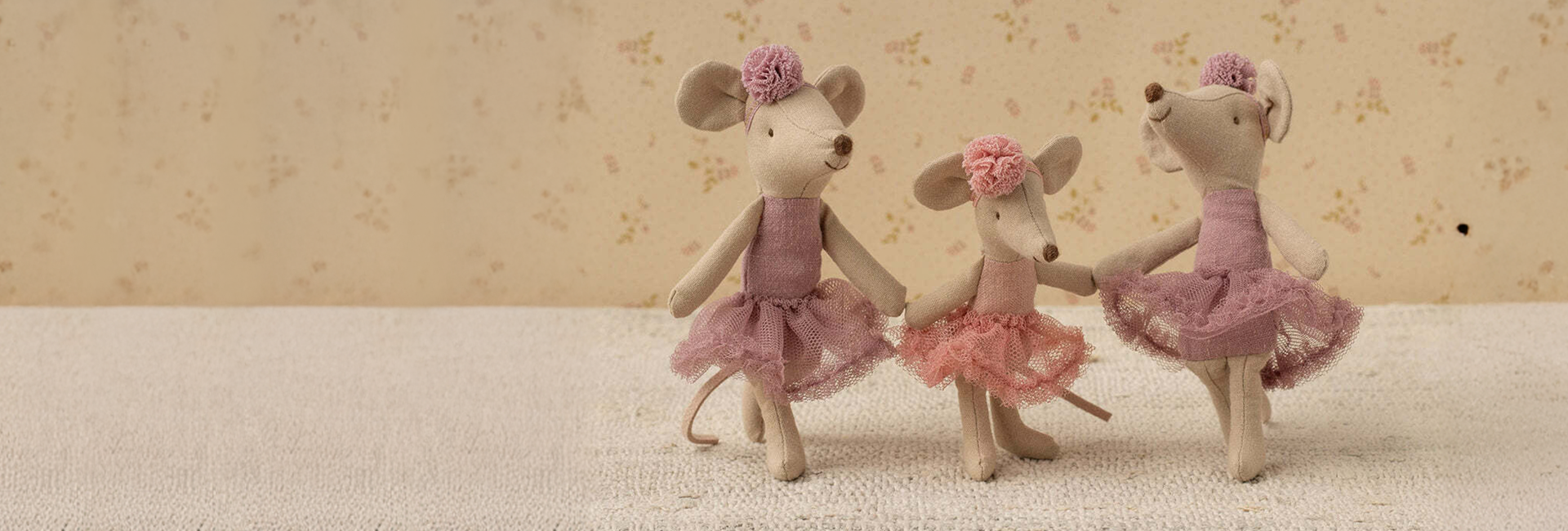 slider image slider_item_PKF4fi